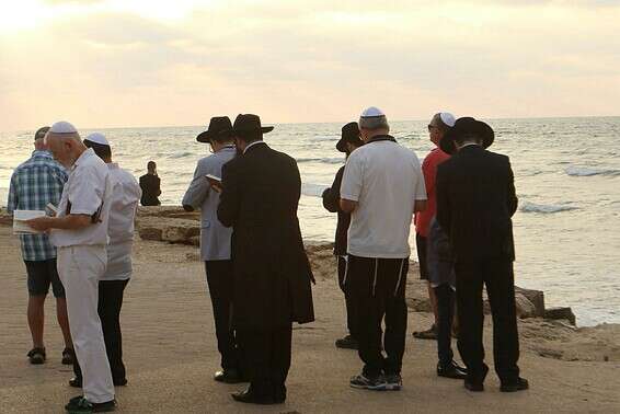 תפילות "תשליך", מהשנה שעברה // צילום ארכיון: הרצי שפירא