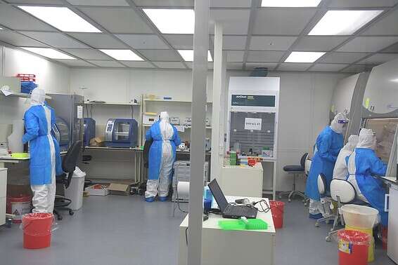 שישים עובדים מסביב לשעון // צילום: יוסי זליגר