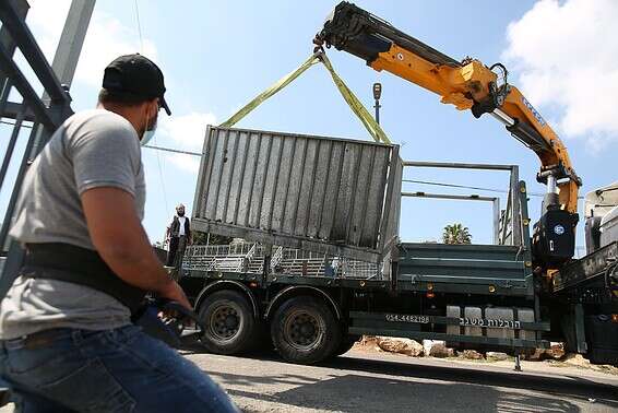 ההכנות האחרונות במירון // צילום: דוד כהן - ג'יני