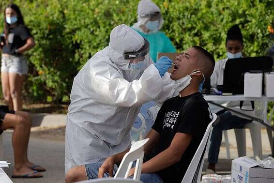 בדיקת קורונה בבית ספר תיכון בשדרות // צילום: יהודה פרץ