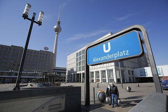 אלכסנדרפלאץ בברלין ריקה מאדם // צילום: איי.אף.פי