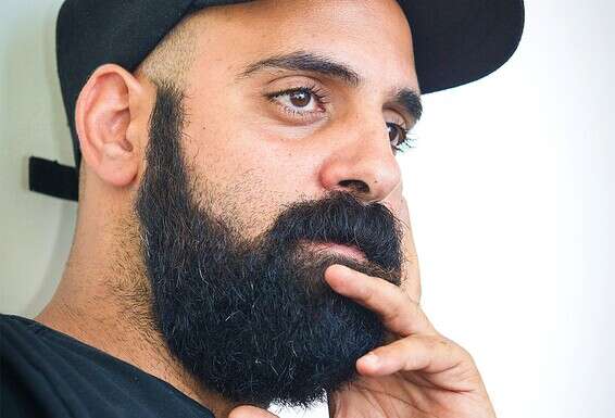 "לא בקשר". עובד // צילום: עמי שומן