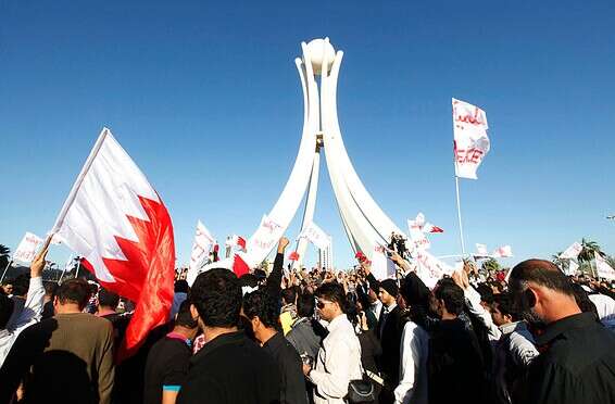 מפגינים נגד הממשלה בבחריין בשנת 2011 // צילום: רויטרס