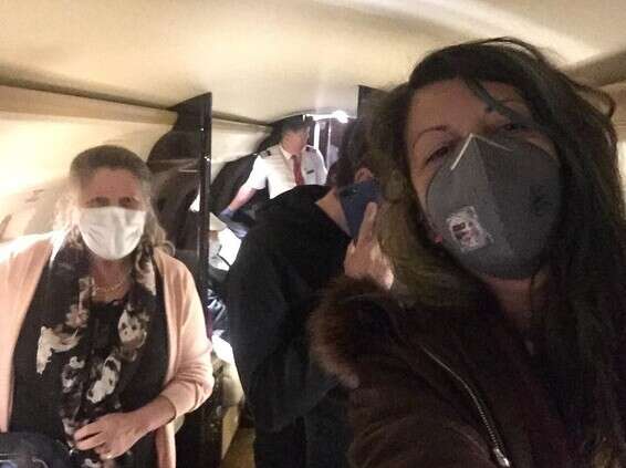 נוסעות מ"ספינת הקורונה" על המטוס לישראל