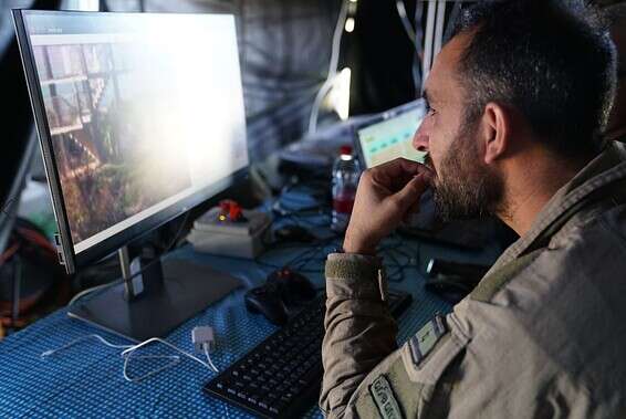 הפעלת מערכת "להב אור" // צילום: דוברות המשטרה