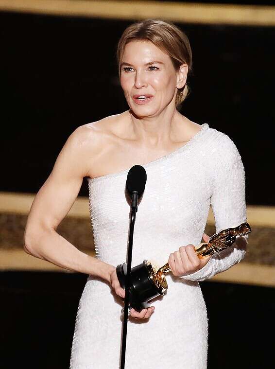 עשתה זאת שוב. רנה זלווגר // צילום: EPA