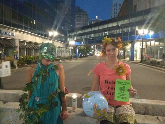 מפגינים למען האקלים // צילום: ארז לין