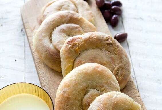 שילוב בין הבורקס האיזמירי לבויוס הירושלמי. הבויוס של סמי // צילום: איתיאל ציון