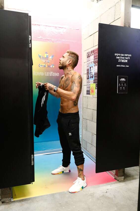 עם גוף כזה, מי צריך דלתות // צילום: אלירן אביטל