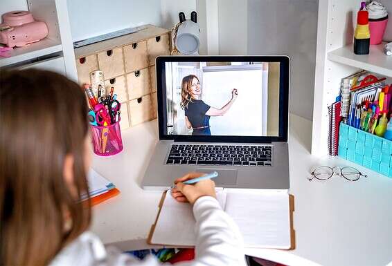 מתקשרים מרחוק. המערכות הממוחשבות מעקרות את החיבור // צילום: GettyImages