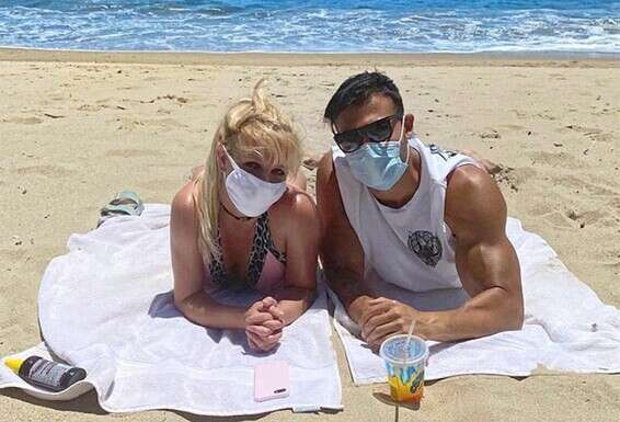 בריטני וסם משתזפים בהתאם להנחיות // צילום מתוך אינסטגרם