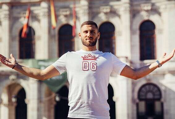  "השיא של חלוץ הוא בין גיל 26 ל־28, אז השיא שלי עוד לפניי". וייסמן בעיר הספרדית צילום: Iñaki Sola, Real Valladolid