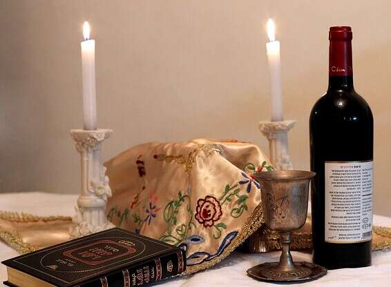 שבת בשפות שונות // צילום: קוקו