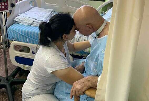 ראדיר חטיב עם אביה, ג'יהאד. "אשאר לצידו ככל שירשו לי"