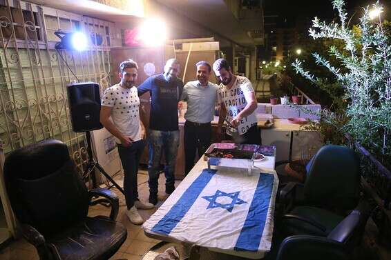 עצמאות במרפסת ביפו // צילום: אורן בן חקון