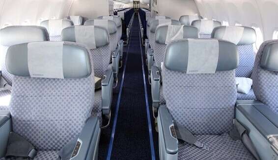 מחלקת העסקים במטוס שיעשה מחר את דרכו לאבו דאבי // צילום: סיון פרג'