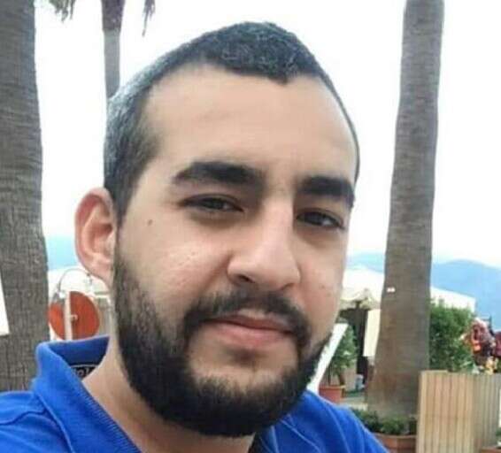 הדוקר, מוסטפא יונס 