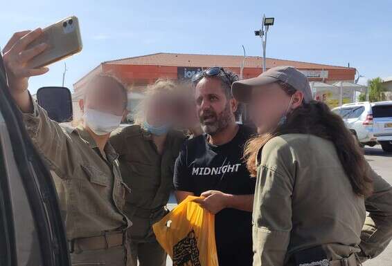 ברור שסלפי // צילום: חגית ברוכים