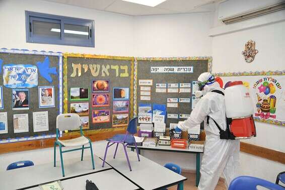 חיטוי. כבר עכשיו ברור שאין מספיק כוח אדם ותקציב // צילום: יהודה בן יתח