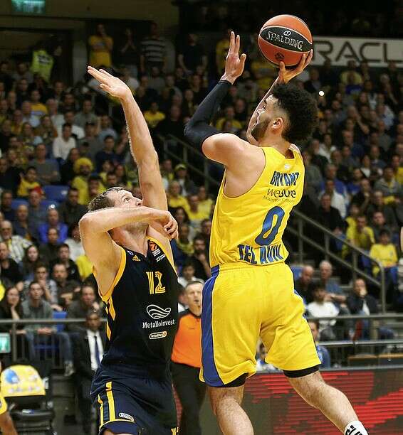 בראיינט, משאיר את הצהובים בתמונה // צילום: אלן שיבר
