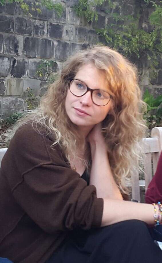 הופתעה מהיעדרם של סידורי ביטחון בבית הכנסת בהאלה לפני הפיגוע. כריסטינה פייסט // צילום: Ina Breust