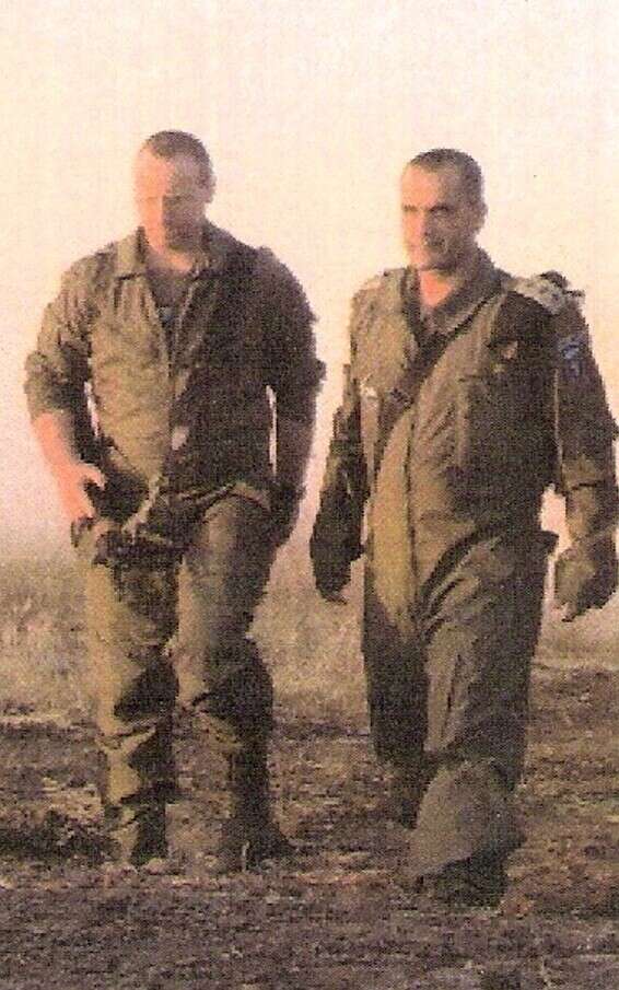 3.	 אל"מ אמנון אשל אסולין , ואל"מ רונן איציק – מח"ט 7 וסגנו // צילום: ארכיון צה"ל