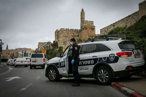 מחסום משטרתי ליד מגדל דוד בירושלים // צילום: אורן בן חקון