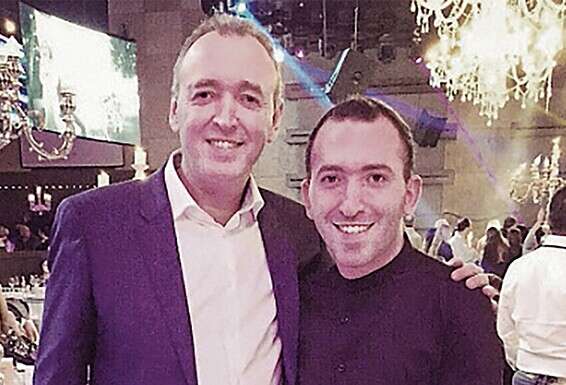 עם בנו, דניאל (צילום מתוך אינסטגרם)