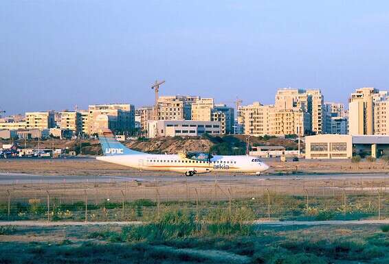 שדה דב בשיא פעילותו // צילום ארכיון: קוקו