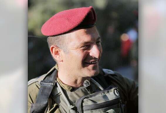 מפקד בא"ח צנחנים, סא"ל אפרים אבני