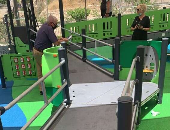 גישה גם לכיסאות גלגלים. הגינה המונגשת // צילום: חברת מוריה