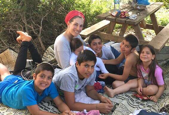 ד"ר שירי חזן והילדים // צילום: באדיבות המשפחה