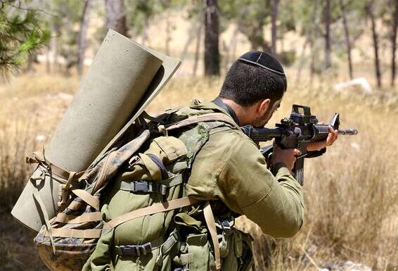 ד' באימון של מגלן. "הקשיים רק בונים אותי. המטרה שלי בהמשך היא פיקוד"  // צילום: אורן כהן