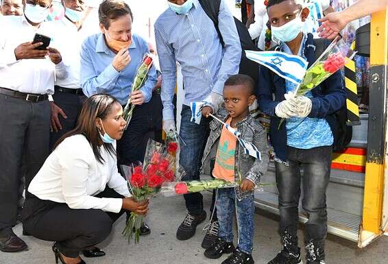 "להגביר את קצב העלייה". בקבלת פנים בנתב"ג לעולים מאתיופיה, לפני שבוע // צילום: שלומי אמסלם, לע"ם