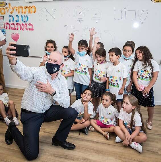 "באמת התרגש לברך את ילדי ישראל". גלנט ביום הראשון ללימודים 