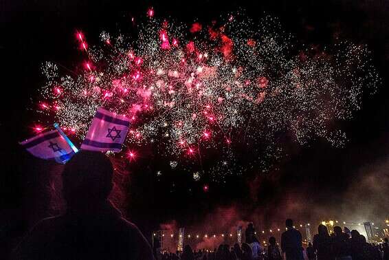 נשקלת אופציה של יותר זיקוקים על מנת לשמר את אווירת החג // צילום: ישראל היום