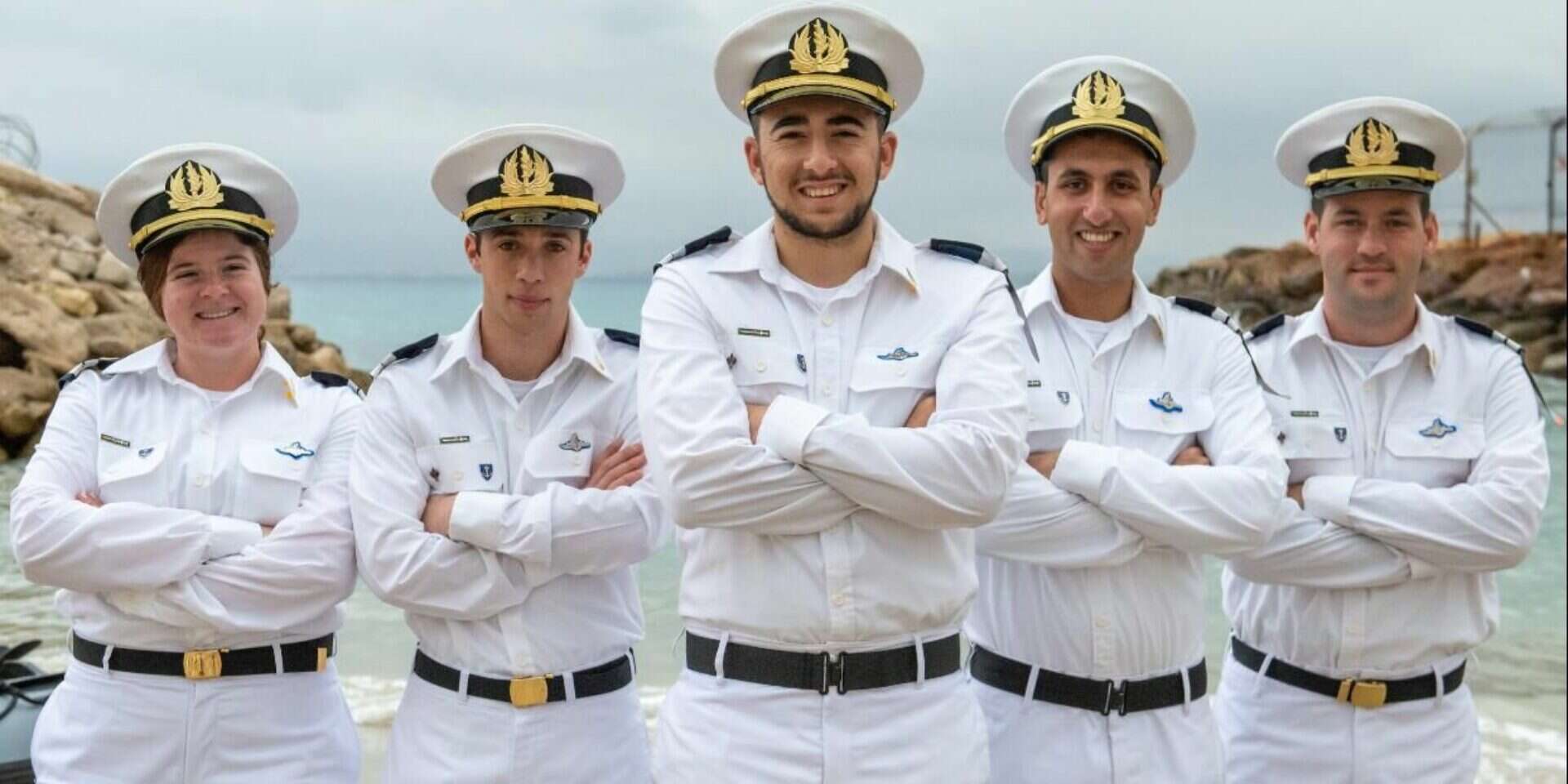 חמשת החברים מהבית , דובר צה"ל