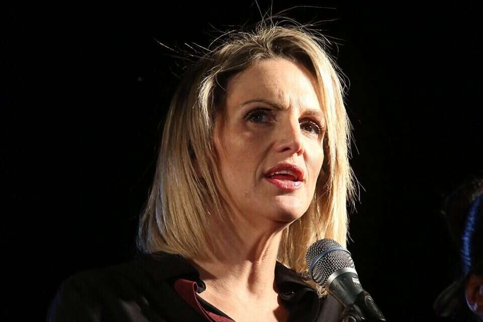 נכדתו של פרס, מיקה אלמוג , קוקו