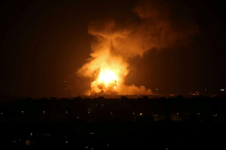 תקיפת צה"ל בעזה אתמול בלילה // צילום: אי.אף.פי ,