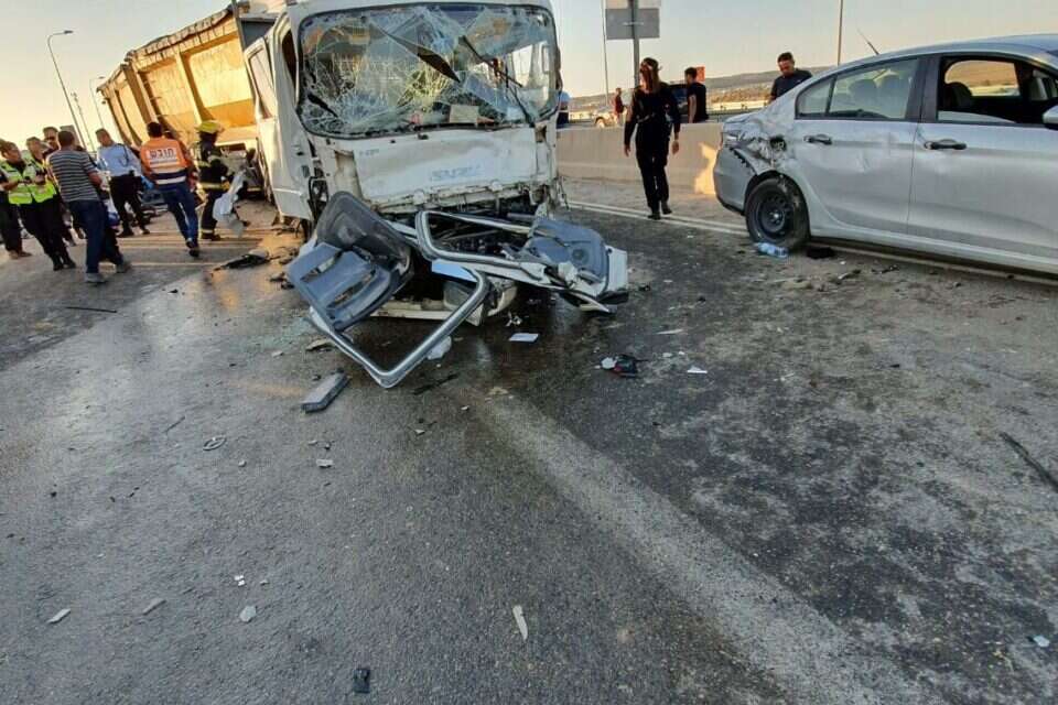 תאונת הדרכים בכביש 31 // צילום: דודו גרינשפן ,