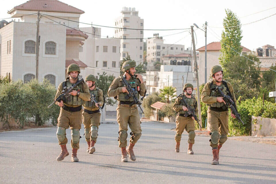 כוחות צה"ל במהלך המצוד אחר המחבלים // צילום: דובר צה"ל // כוחות צה"ל במהלך המצוד אחר המחבלים // צילום: דובר צה"ל , 