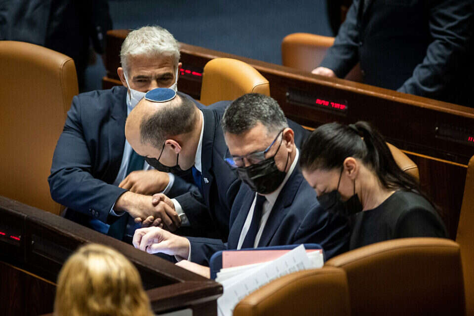 סער יחד עם בנט, לפיד ומיכאלי // צילום: אורן בן חקון , 