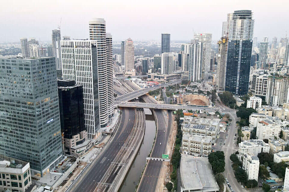 הרקיע של תל אביב , דני מרון