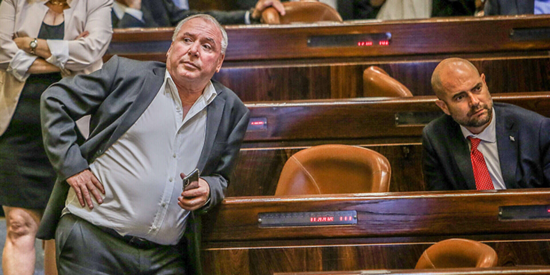 "כששר מתמנה הוא נושא באחריות". השרים אוחנה ואמסלם //  צילום: אורן בן חקון // "כששר מתמנה הוא נושא באחריות". השרים אוחנה ואמסלם  , 