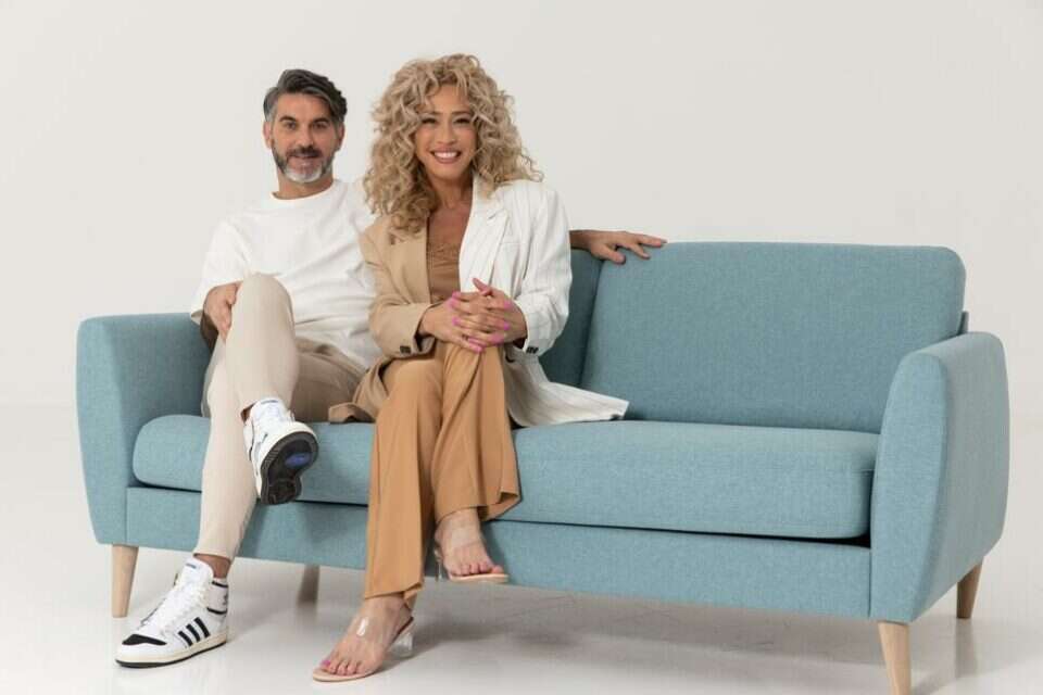 ג'ובאני ומאיה על הספה. נהנים ביחד , אסף רונן