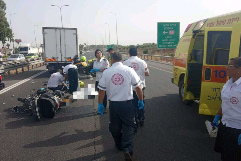 זירת התאונה // צילום: דוברות מד"א , 