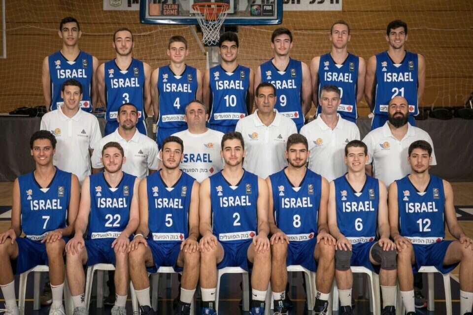צילום: באדיבות איגוד הכדורסל // נבחרת הנוער של ישראל. יוצאים לרומניה , 