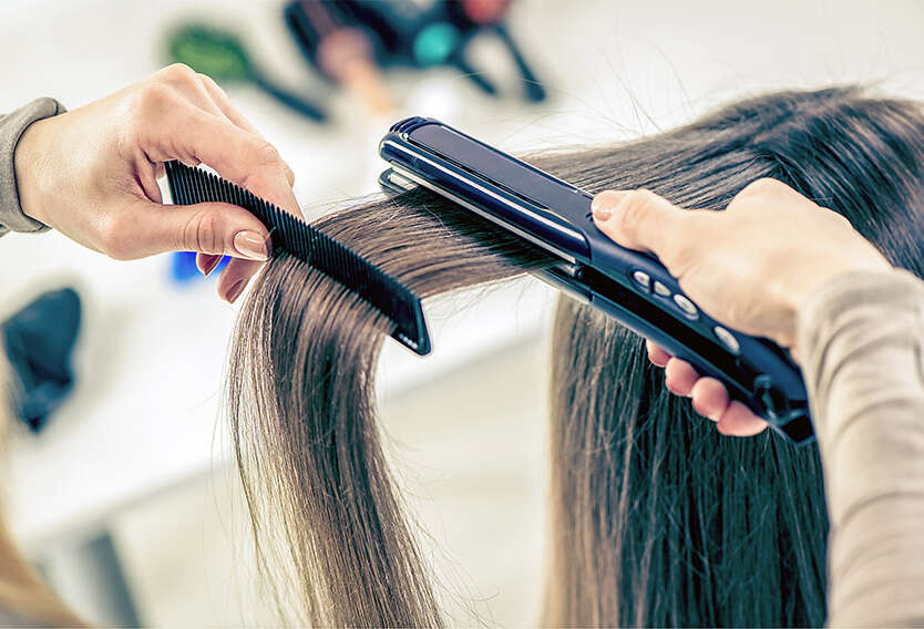Serious incident in the Galilee: Teenager hospitalized in intensive care following hair straightening treatment