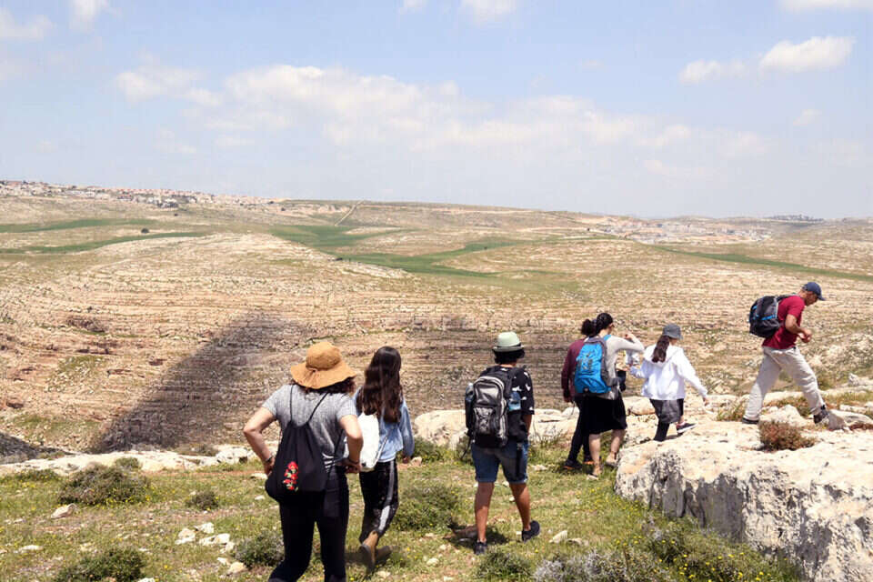 מטיילים במדבר יהודה // צילום: יוסי זליגר , 