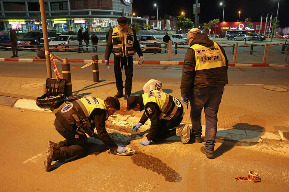 צוות זק"א בזירת הפיגוע בבאר שבע , אי.אף.פי
